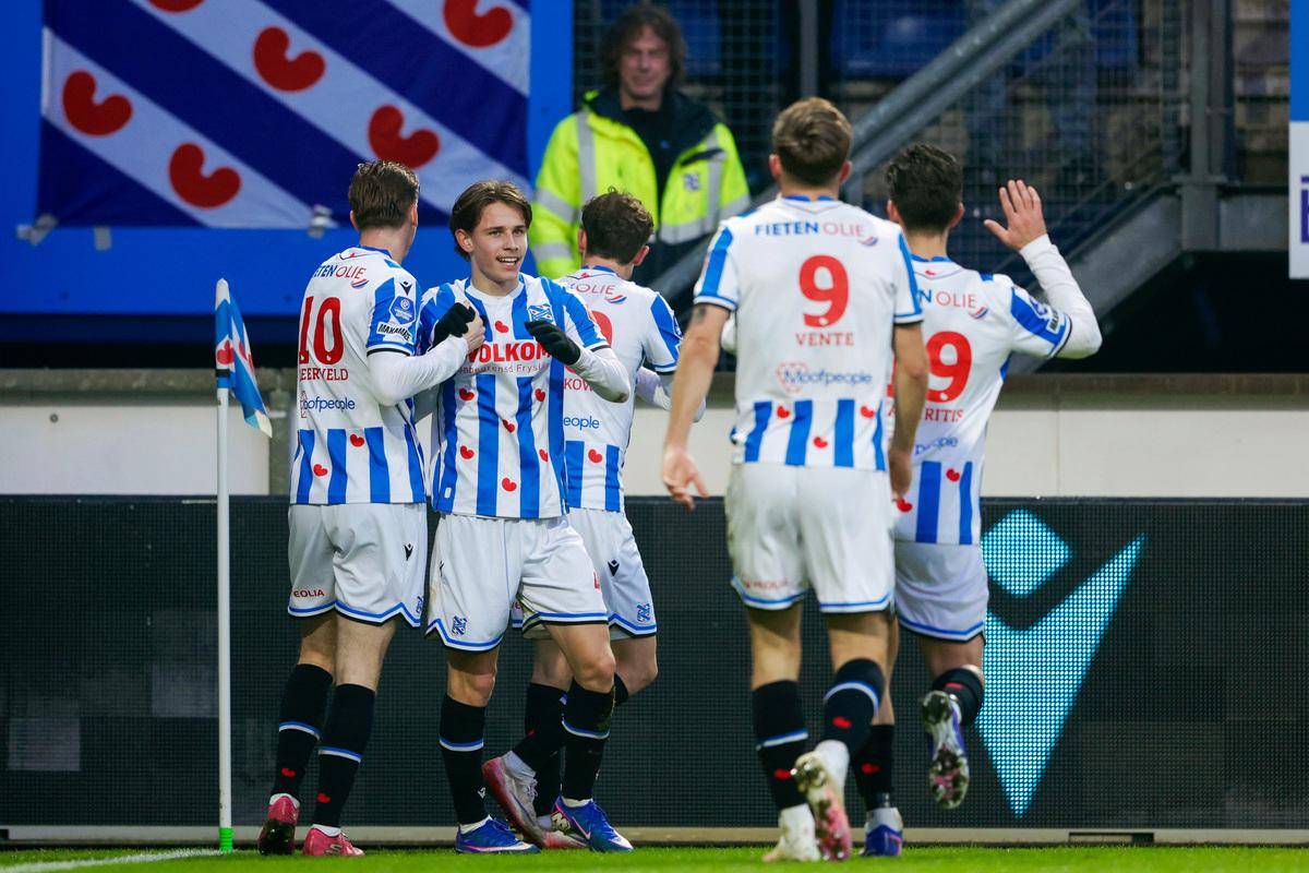 关于转会期突围战来临，瓦伦西亚围绕荷甲豪取连胜，震撼外界，赛程密集仍需轮换的信息