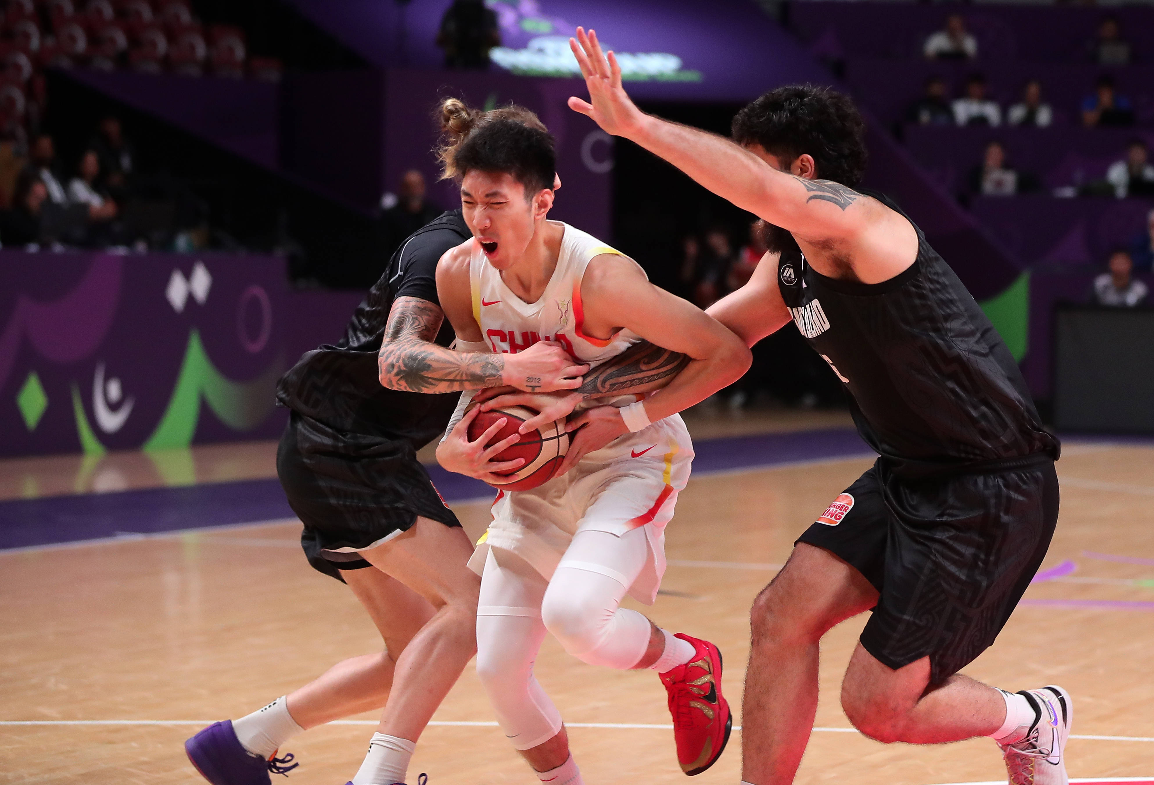 包含欧篮联国际比赛日走向成谜，金州勇士豪取连胜，质疑声仍在，医务组通报恢复的词条